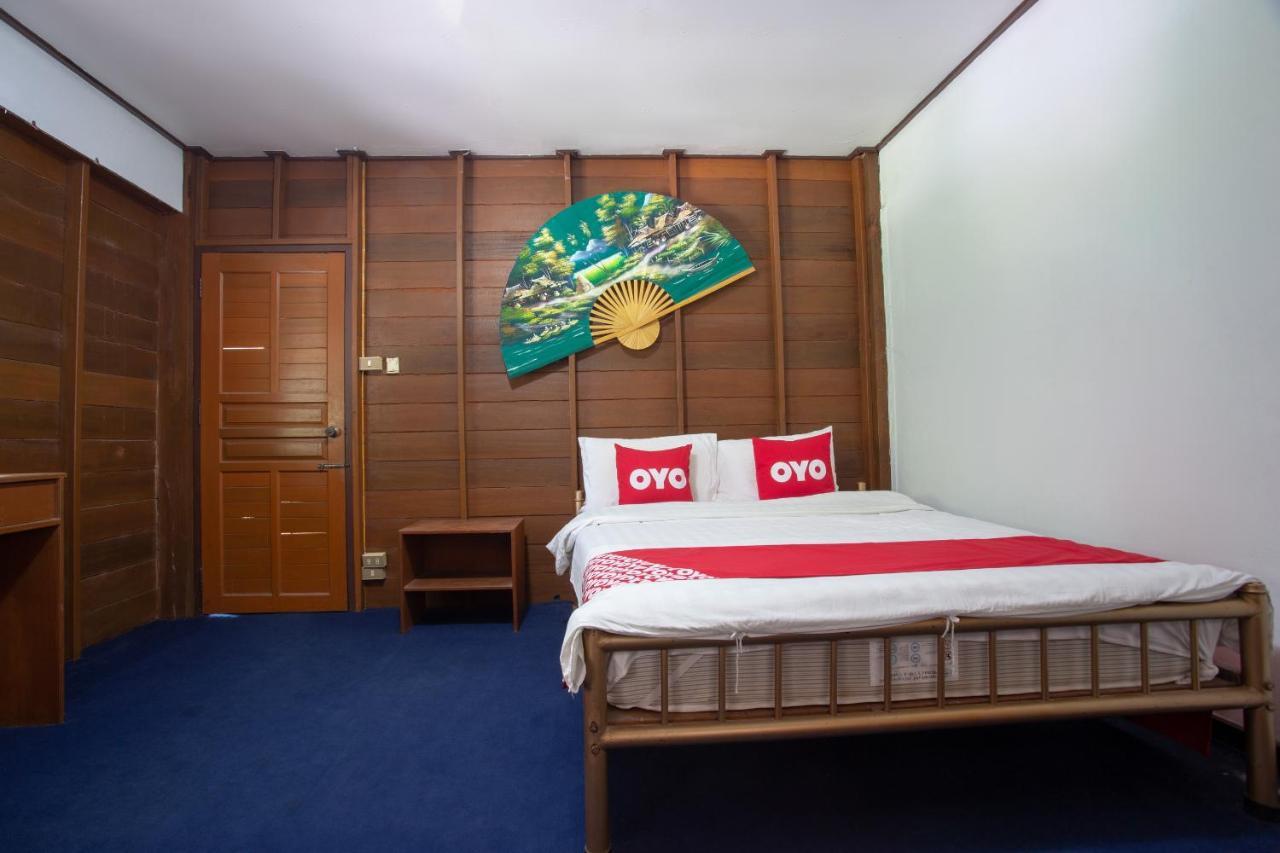 Oyo 909 Guiding Star Resort Chiang Mai Buitenkant foto
