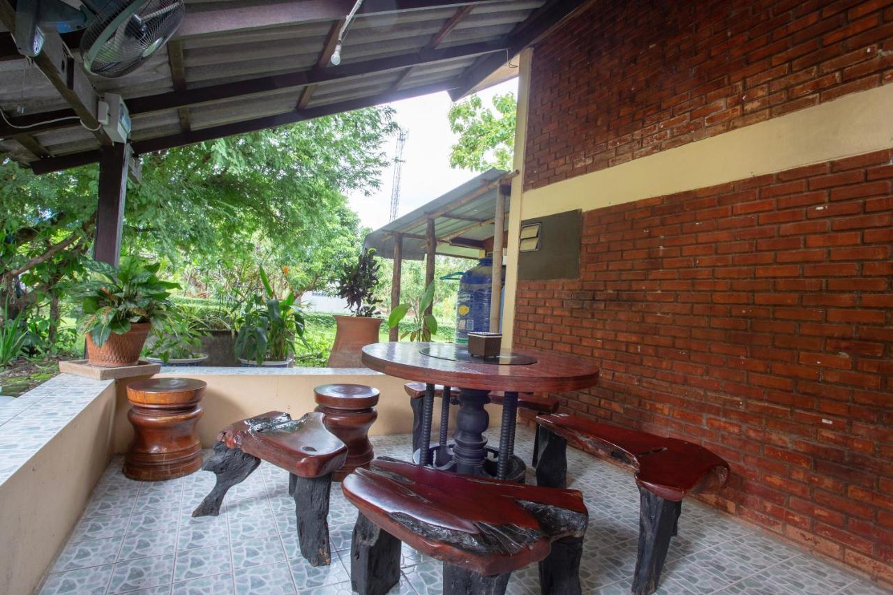 Oyo 909 Guiding Star Resort Chiang Mai Buitenkant foto