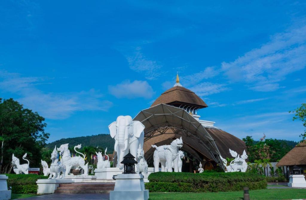 Oyo 909 Guiding Star Resort Chiang Mai Buitenkant foto