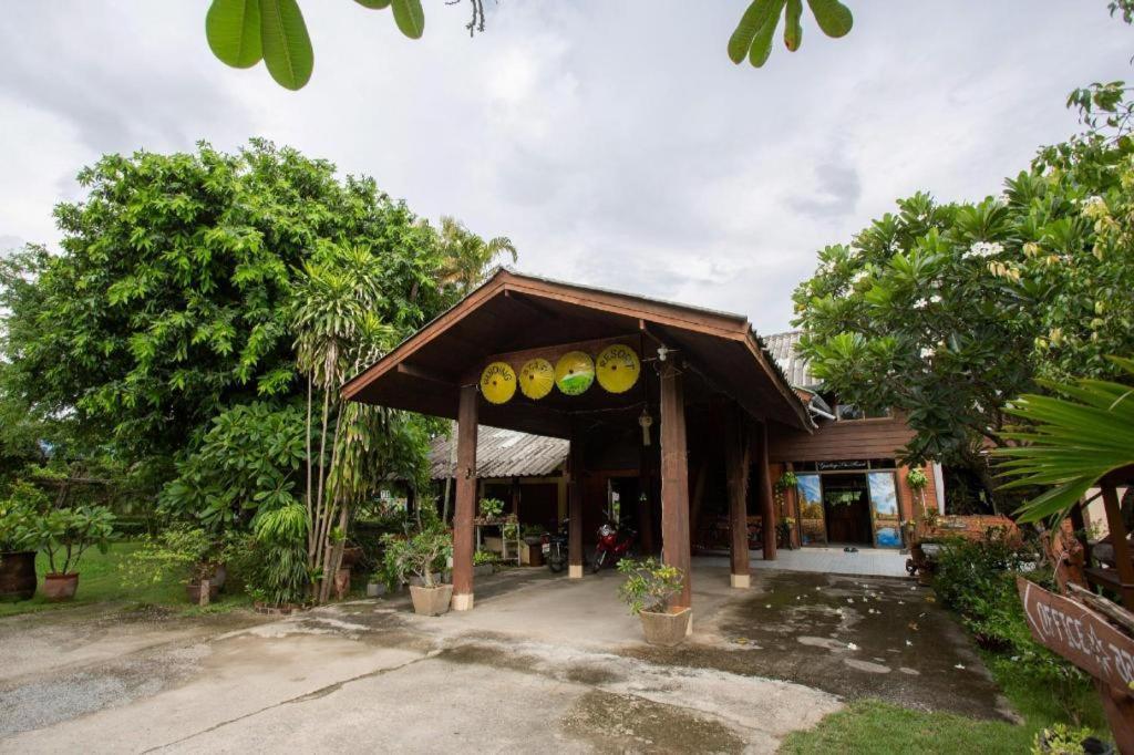 Oyo 909 Guiding Star Resort Chiang Mai Buitenkant foto