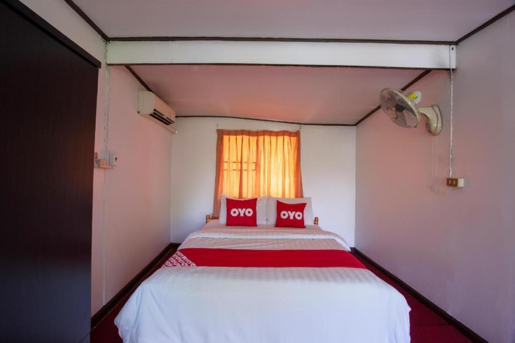 Oyo 909 Guiding Star Resort Chiang Mai Buitenkant foto