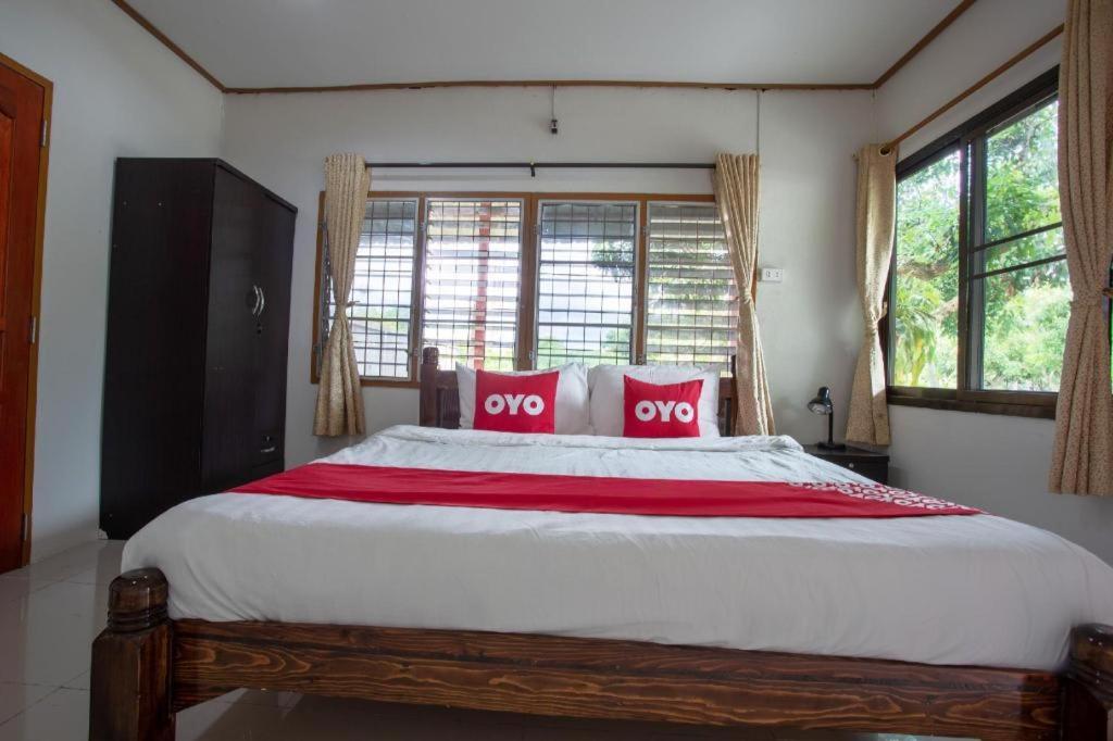 Oyo 909 Guiding Star Resort Chiang Mai Buitenkant foto