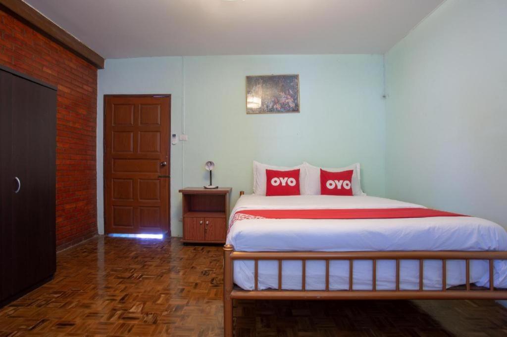 Oyo 909 Guiding Star Resort Chiang Mai Buitenkant foto