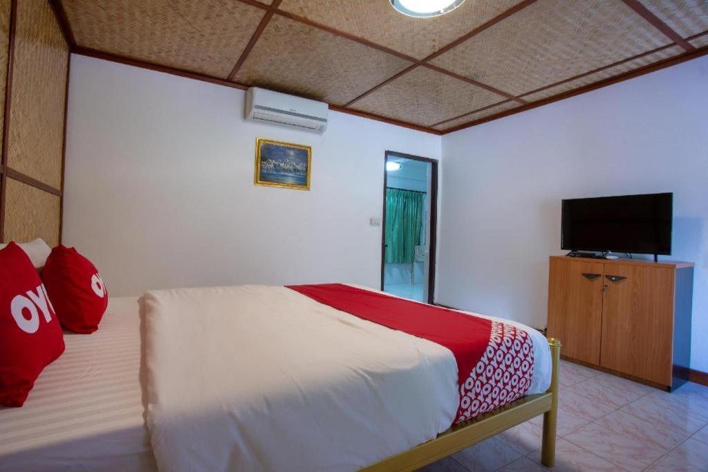 Oyo 909 Guiding Star Resort Chiang Mai Buitenkant foto