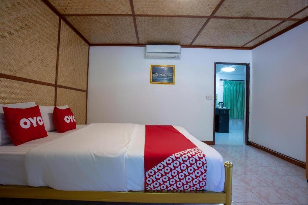 Oyo 909 Guiding Star Resort Chiang Mai Buitenkant foto